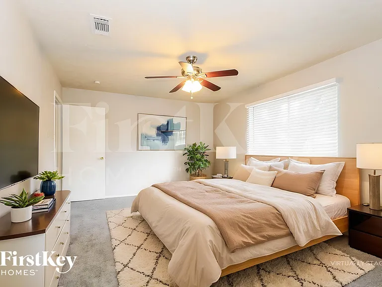 2118 Knollbrook Ln — Photo 13