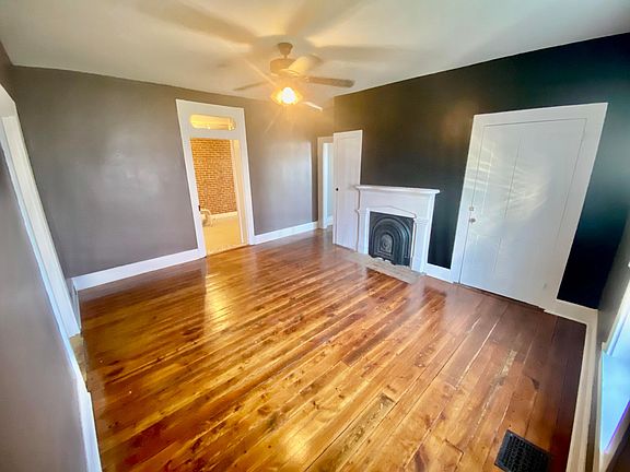 3rd image of 607 Putnam Ave