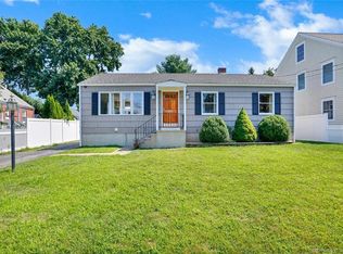 17 Catherine Ter, Fairfield, CT 06824