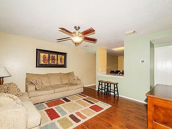 3rd image of 27 Great Hills Dr