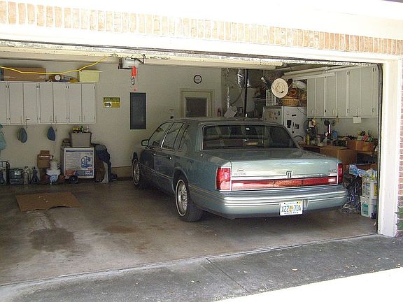 Garage/work/cabinet area