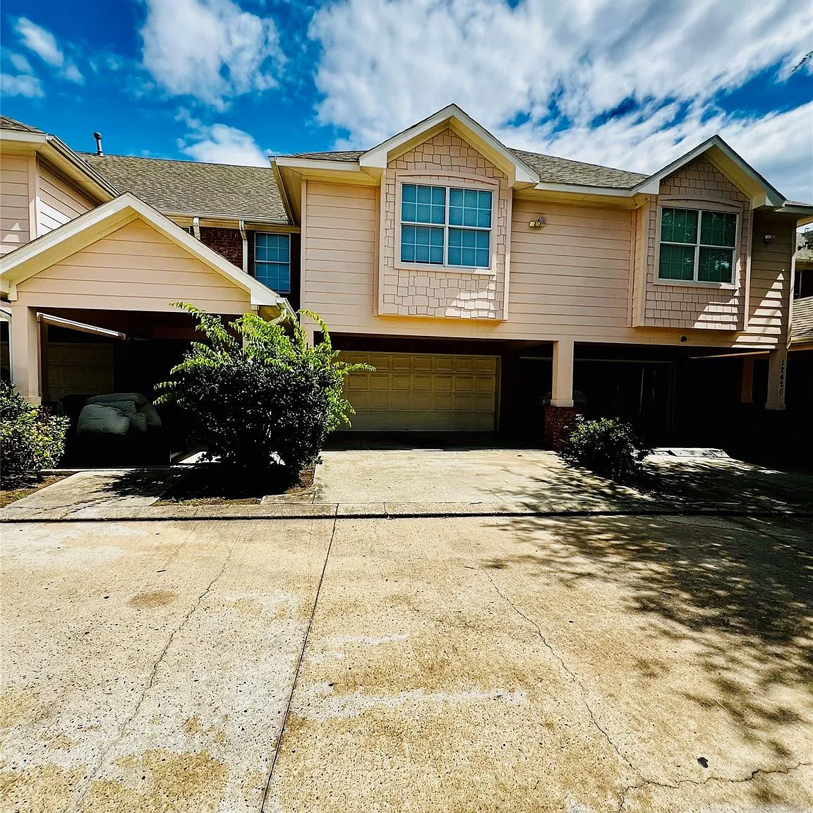 3 bed, 2.5 bath, 1652 sqft, $1,800 — Photo 2