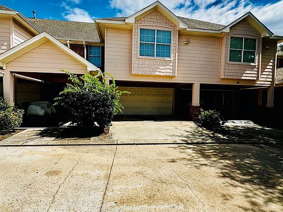 2nd image of 12422 Sunlit Wood Way
