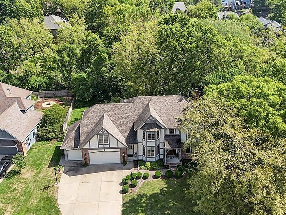 5th image of 1040 Oak Tree Dr