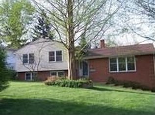 8520 Squirrel Hill Dr NE, Warren, OH