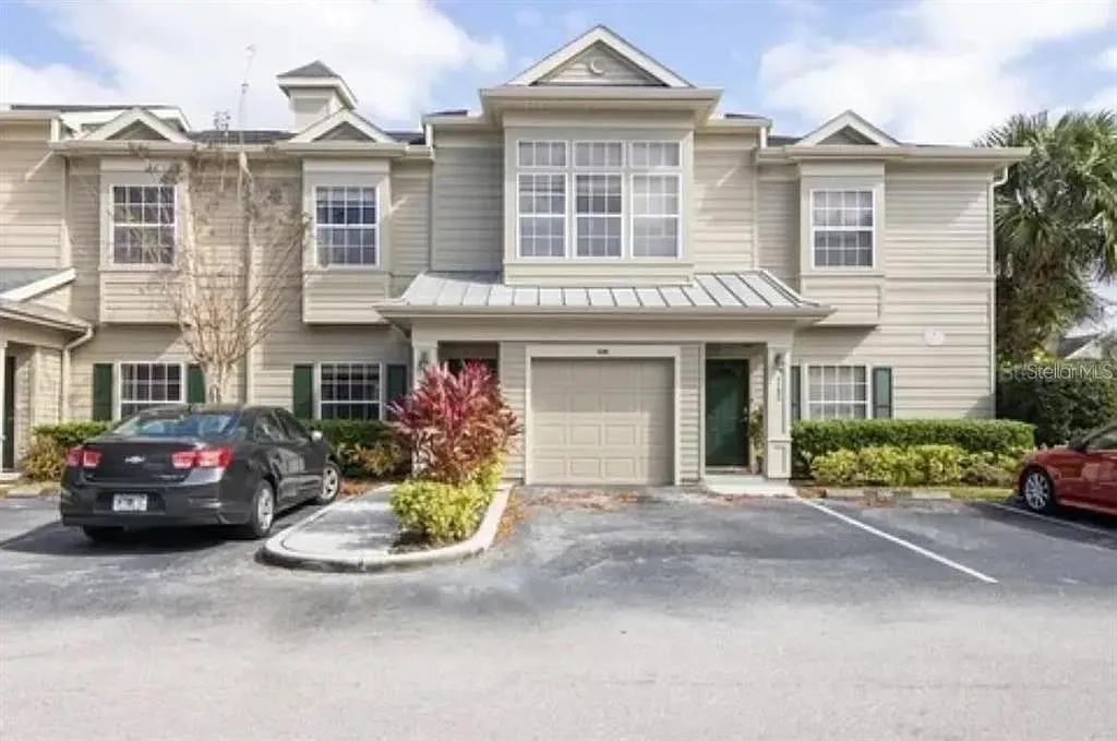 3 bed, 2.5 bath, 1282 sqft, $2,600 — Photo 1