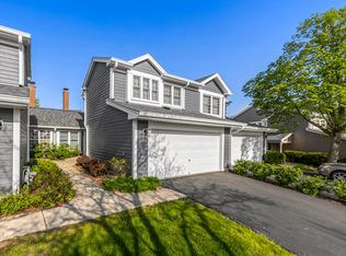 26 Sarahs Grove Ln, Schaumburg, IL 60193