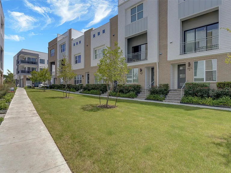 2805 McCurdy St #14 — Photo 2