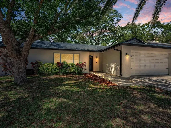 321 Arbor Dr E, Palm Harbor, FL 34683