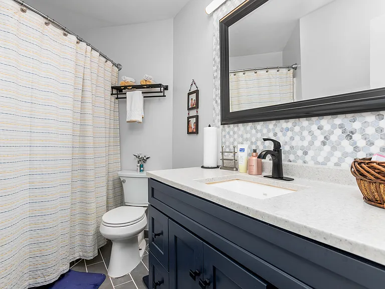 305 Lucas Park Dr — Photo 32