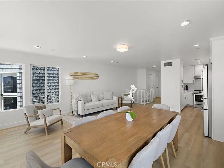 1045 Gaviota Dr #B — Photo 10