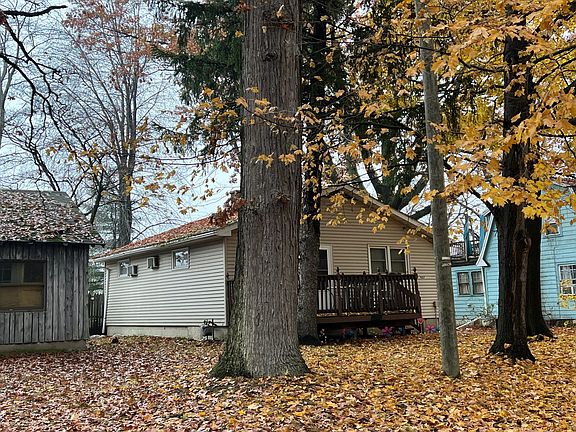 3rd image of 987 Ramona Ave