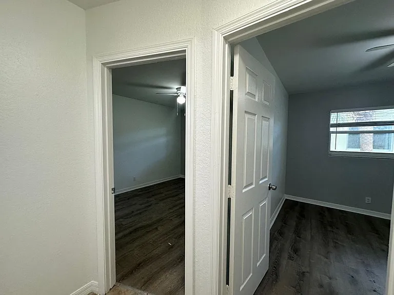 2640 NE 8th Ave — Photo 17