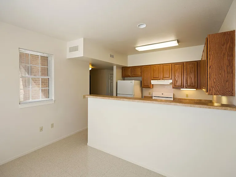Open concept kitchen & dining area.