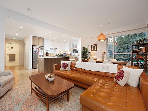 2nd image of 715 W 15th St #211