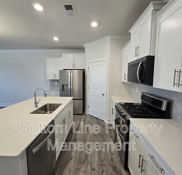 1010 Whistling Pl — Photo 8