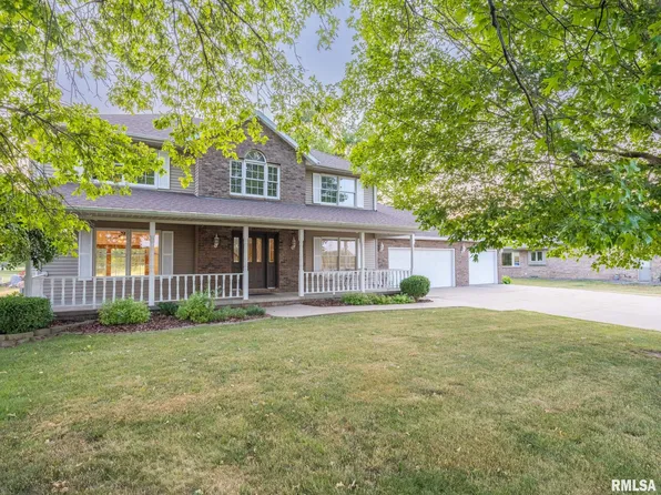 1425 California Rd, Pekin, IL 61554