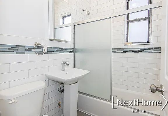 5th image of 427 27th Ave APT 1R