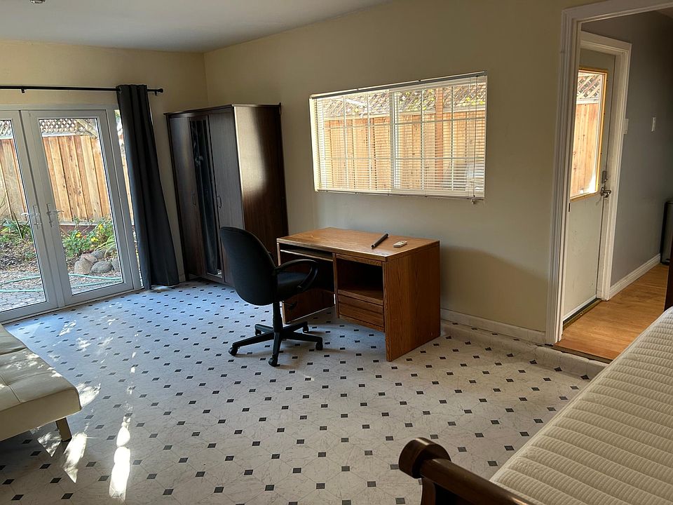 1st image of 723 Coastland Dr #3