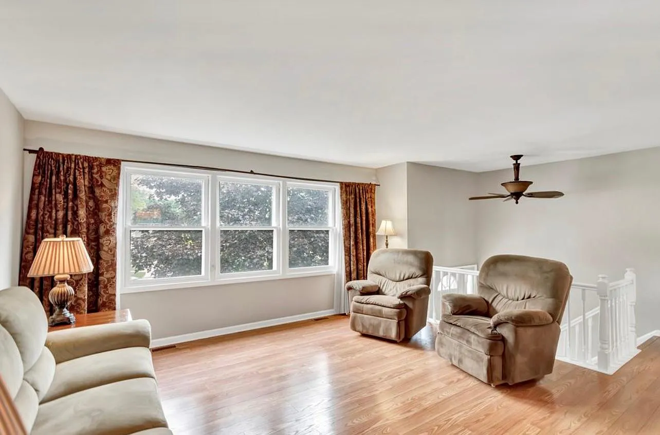 511 N Braintree Dr — Photo 4