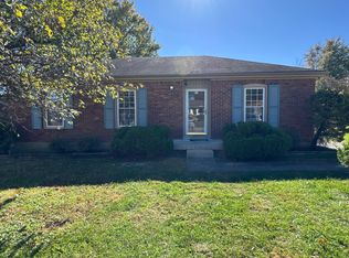 8203 Rochelle Rd, Louisville, KY 40228