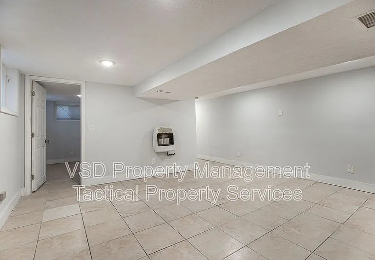 2048 W 98th St #6 — Photo 12
