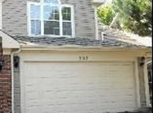703 Clover Hill Ct, Elk Grove Village, IL 60007