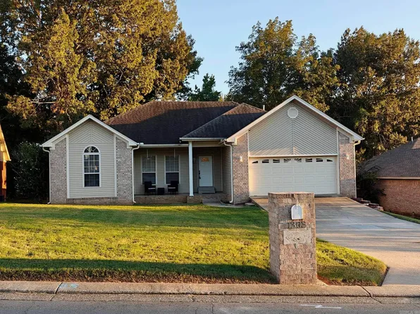 1303 Riverwood Dr, Jacksonville, AR 72076