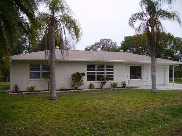 1916 50th Avenue Dr E, Bradenton, FL 34203
