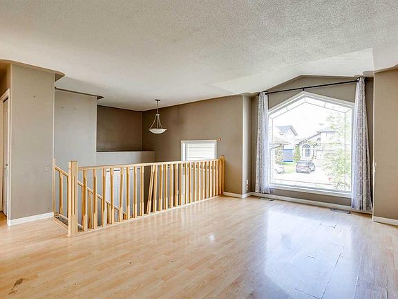 4th image of 109 NW Lanauze St