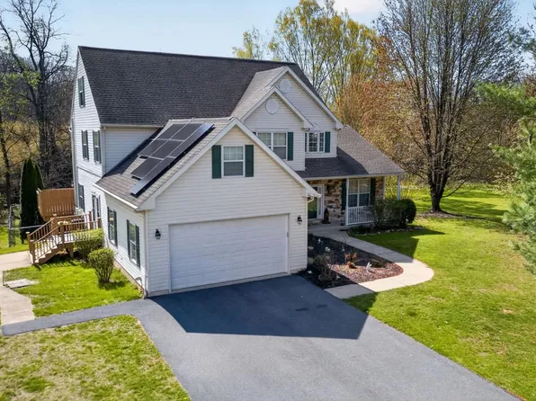 7202 Stein Rd, Zionsville, PA 18092