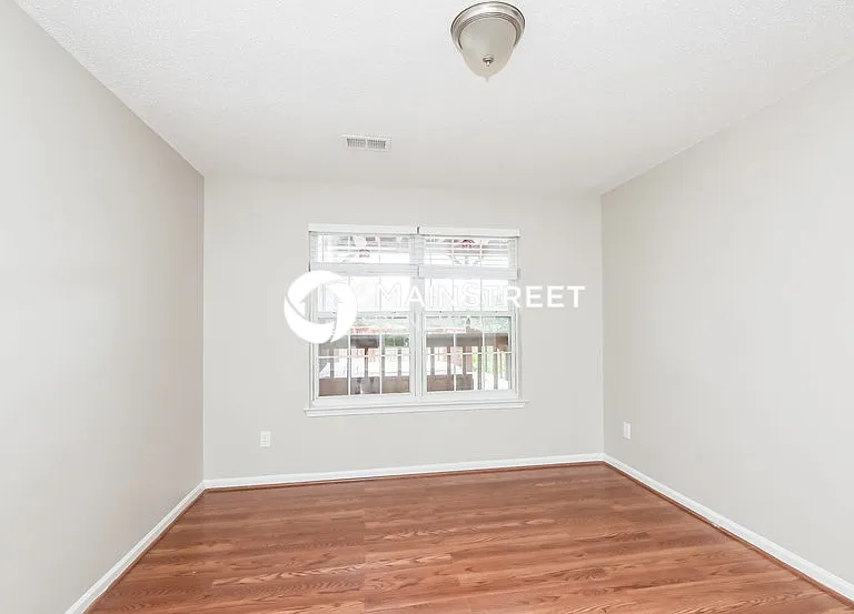 3930 Laurel View Cir — Photo 7