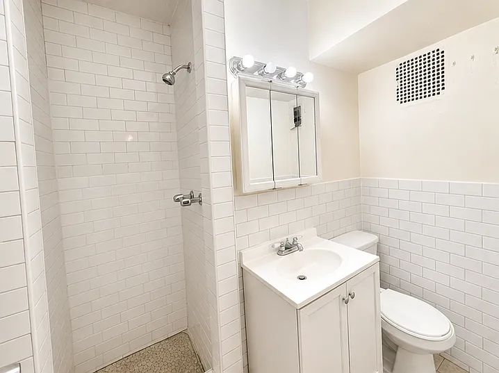 344 East 61st Street — Photo 4
