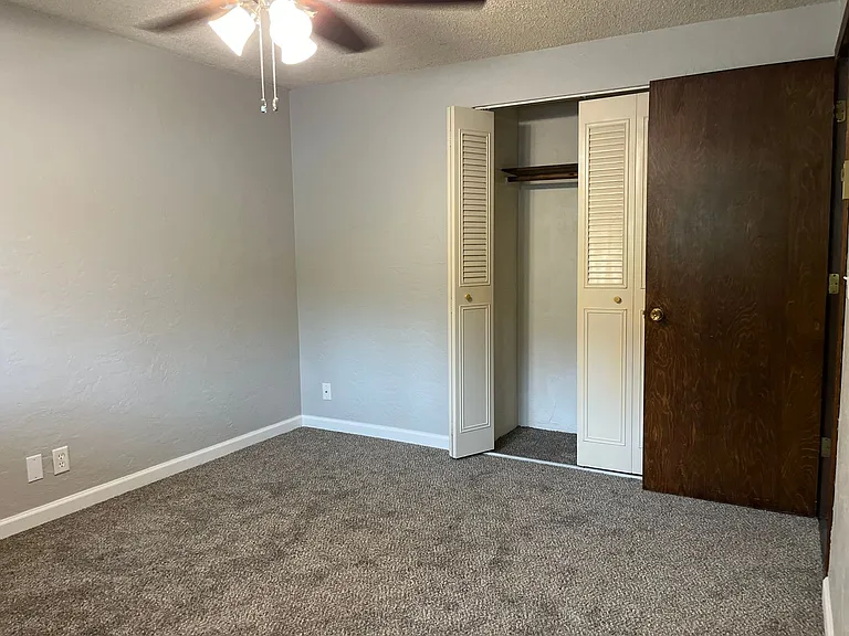 South Crest Apartments — Photo 13