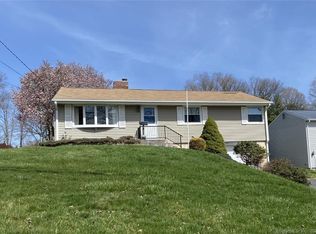 123 Dickerman St, Hamden, CT 06518