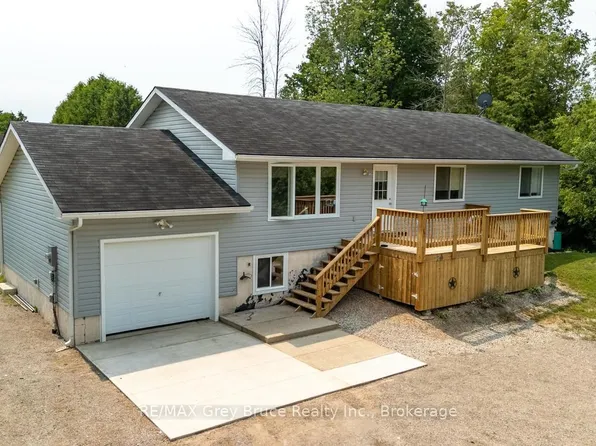 20 Hector St, South Bruce Peninsula, ON N0H 2T0