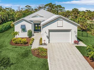18010 Parkridge Cir, Fort Myers, FL 33908