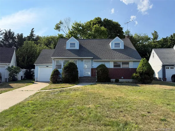 21 Morris Road, Bethpage, NY 11714