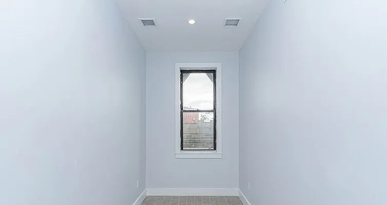 Rented by Skyhigh Realty NYC LLC | media 10