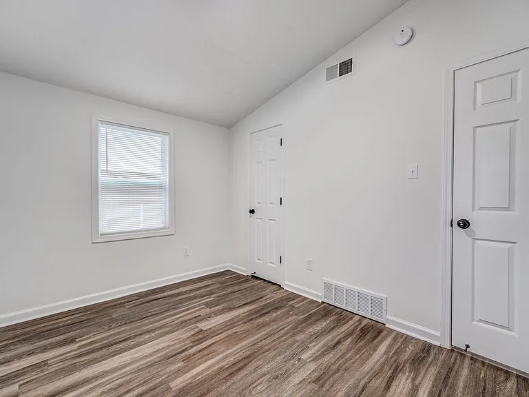 4980 Vickie Dr — Photo 25