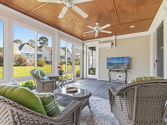 3rd image of 208 Brookwood Park Court