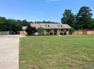 4280 Woods Cove Rd, Scottsboro, AL 35768