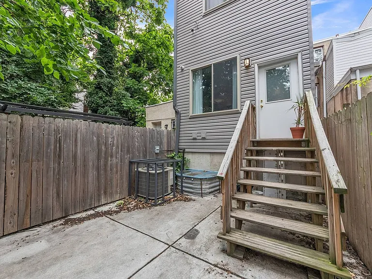 2110 N 7th St — Photo 13