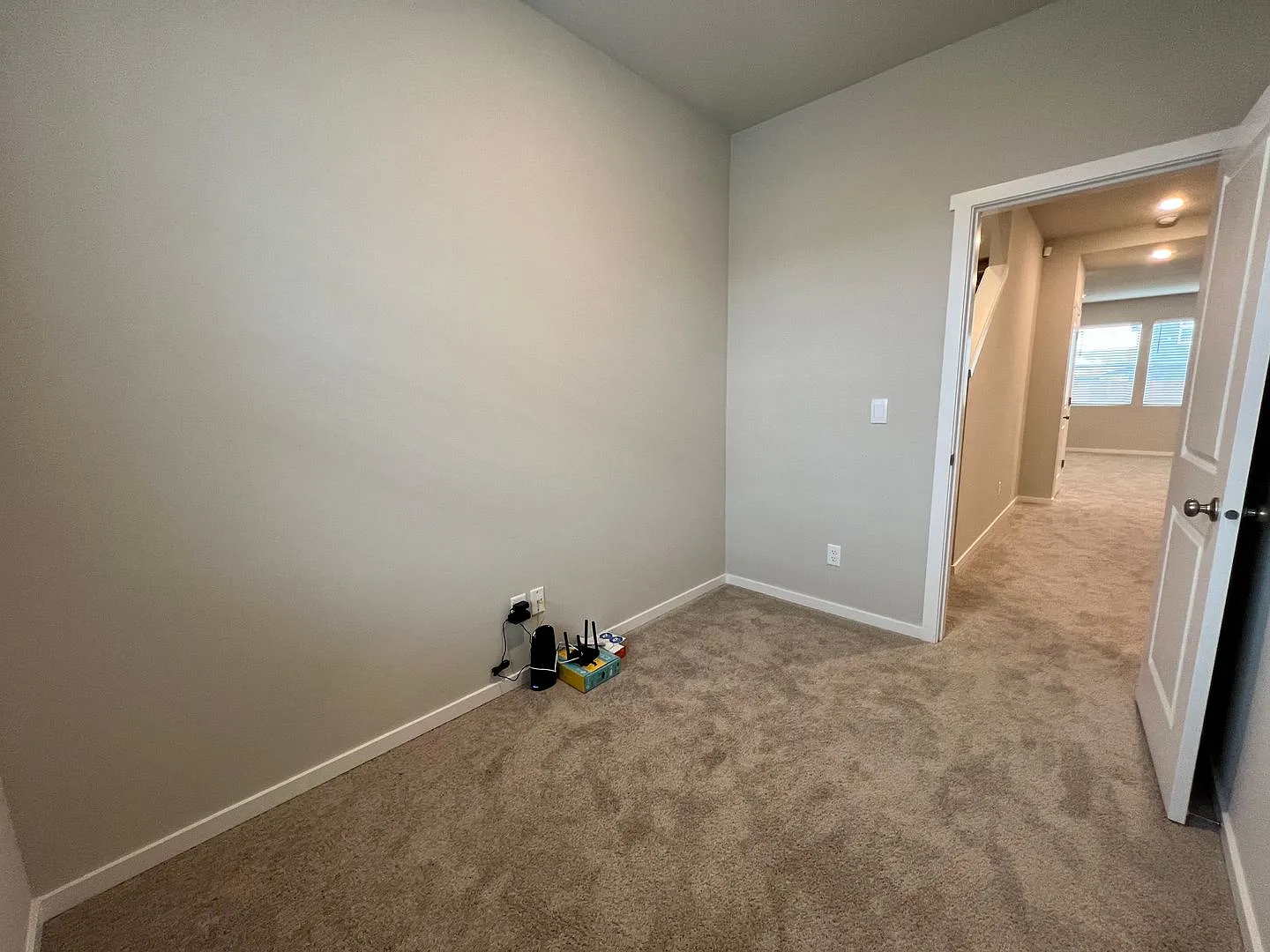 Brand New Home in Black Horse Community — Photo 4