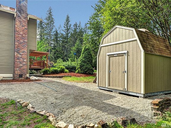 4th image of 20528 NE 179th St