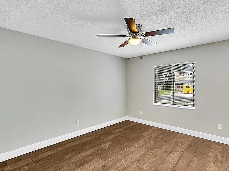 12222 Fox Hound Ln — Photo 2