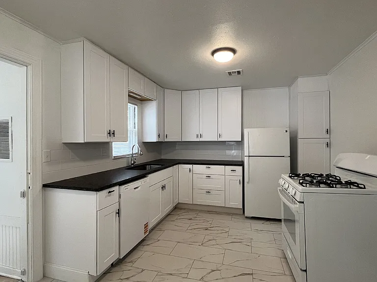 1706 W Arrowhead Pl — Photo 22