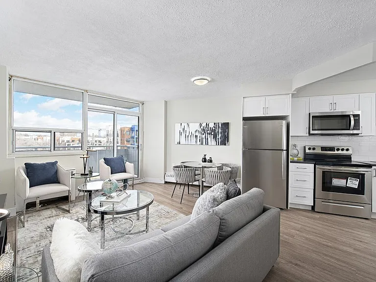 2050 Keele St — Photo 5