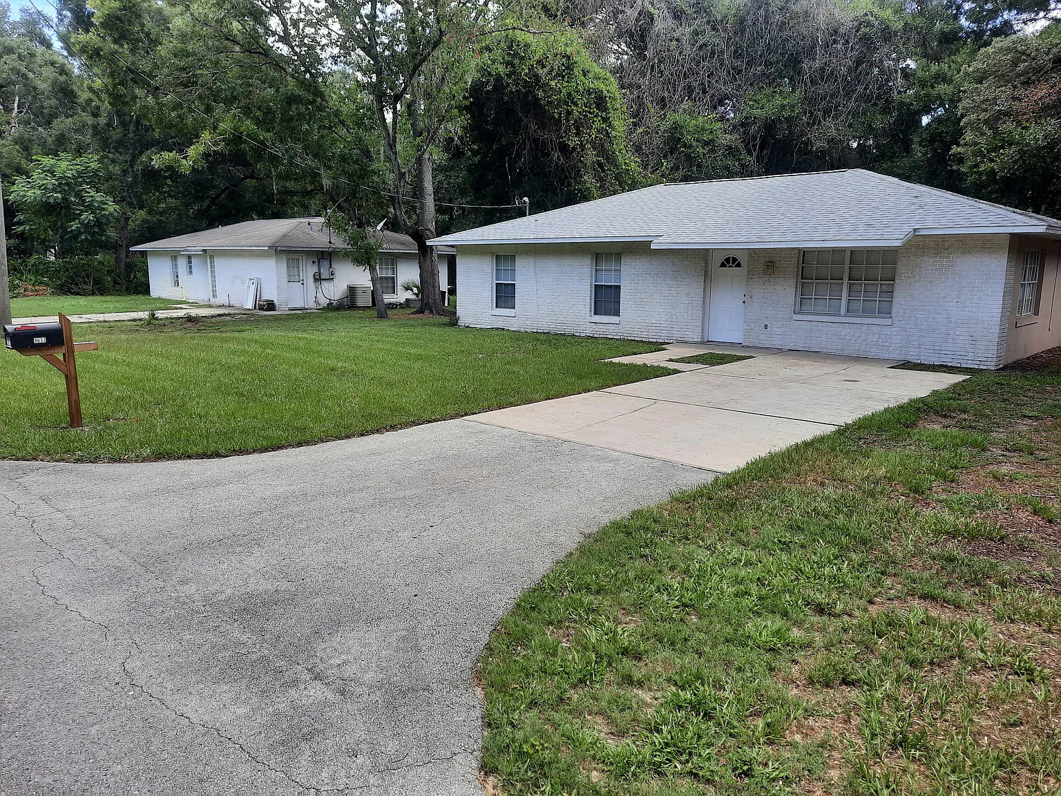 9633 W Cleveland Ln — Photo 1