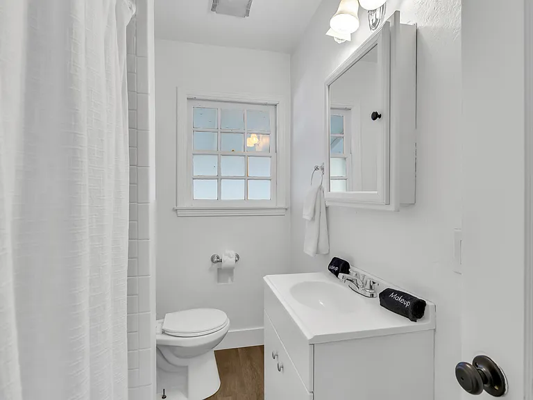 1539 Maryland Ave — Photo 10